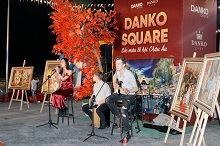 Danko Square - Lễ hội sắc màu Châu Âu